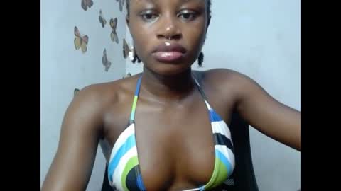 Snapshot of sweetjuicyclit chatting on 07/19/26, 11:41 zuri online show from 07/19/26, 11:41