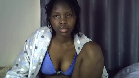 Snapshot of sweetkirrie chatting on 07/13/26, 12:19 sweetkirrie online show from 07/13/26, 12:19