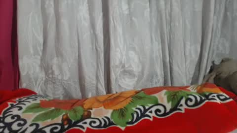 Snapshot of sweetlatinakim chatting on 02/28/25, 06:32 Camilo online show from 02/28/25, 06:32