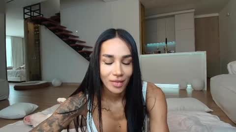 Laura Saenz  Geminis online show from 05/17/26, 03:30
