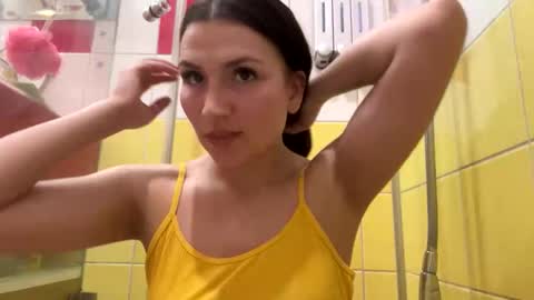 Lia online show from 04/17/26, 07:50