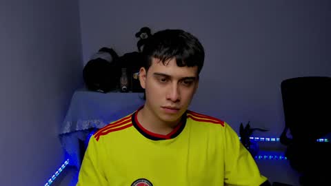 Snapshot of sweetlian_04 chatting on 12/10/24, 07:05 Lian online show from 12/10/24, 07:05