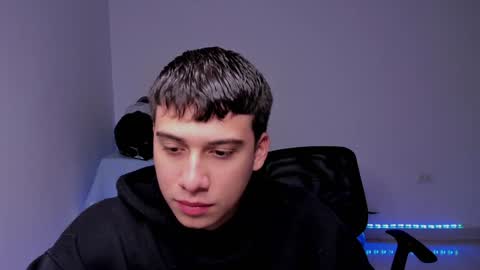 Snapshot of sweetlian_04 chatting on 12/11/24, 03:56 Lian online show from 12/11/24, 03:56