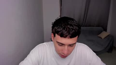 Snapshot of sweetlian_04 chatting on 02/23/25, 02:51 Lian online show from 02/23/25, 02:51