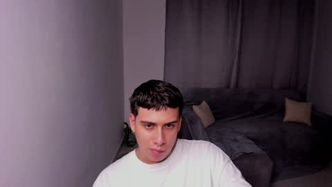 Snapshot of sweetlian_04 chatting on 02/23/25, 09:00 Lian online show from 02/23/25, 09:00