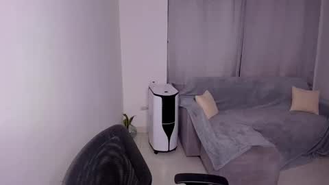 Snapshot of sweetlian_04 chatting on 02/24/25, 01:57 Lian online show from 02/24/25, 01:57