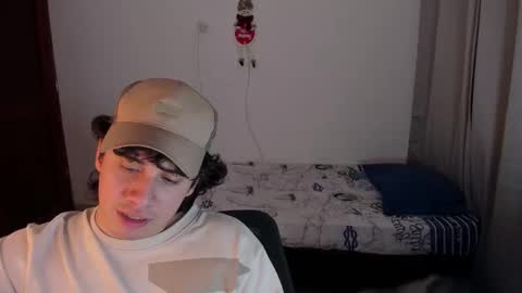 Snapshot of sweetlian_04 chatting on 11/15/25, 12:08 Lian online show from 11/15/25, 12:08