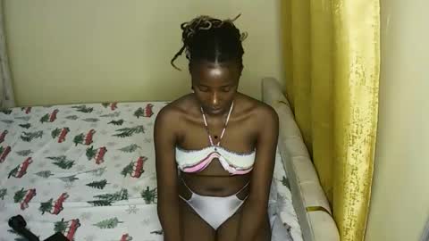 sweetlily_30 online show from 04/11/26, 07:45