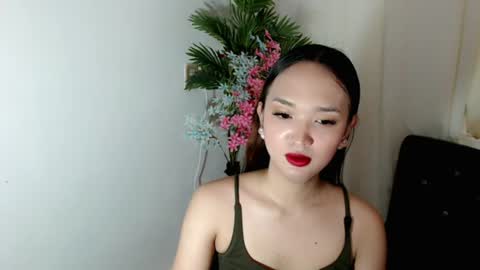 Snapshot of sweetlunarose chatting on 06/21/26, 05:54 lilcherry online show from 06/21/26, 05:54
