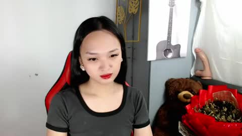 Snapshot of sweetlunarose chatting on 07/15/26, 09:53 lilcherry online show from 07/15/26, 09:53