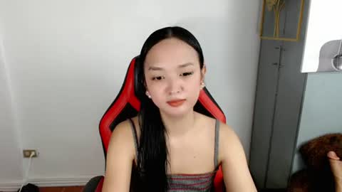 Snapshot of sweetlunarose chatting on 07/20/26, 05:44 lilcherry online show from 07/20/26, 05:44