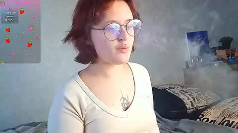 Snapshot of sweetly_girl chatting on 03/03/26, 02:28 Louise online show from 03/03/26, 02:28