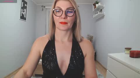 sweetmarthaaa online show from 12/13/24, 03:54