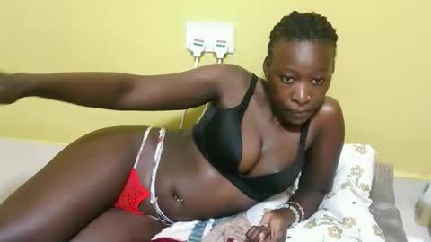 Snapshot of sweetmaya32 chatting on 03/24/26, 05:07 Maya online show from 03/24/26, 05:07