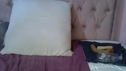 sweetmellowx1 online show from 03/01/25, 07:04