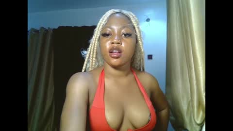 Snapshot of sweetmila9 chatting on 06/12/26, 06:01 sweetmila9 online show from 06/12/26, 06:01