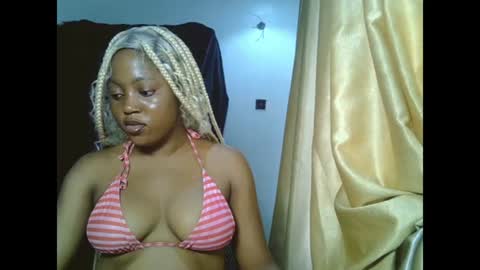 Snapshot of sweetmila9 chatting on 06/27/26, 12:22 sweetmila9 online show from 06/27/26, 12:22