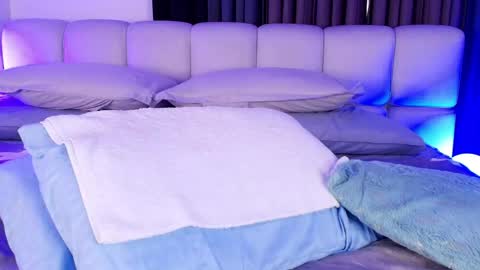 LUNA online show from 04/16/26, 06:19