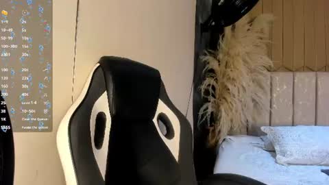 Snapshot of sweetnova_ chatting on 06/17/26, 02:14 Sweet Nova online show from 06/17/26, 02:14