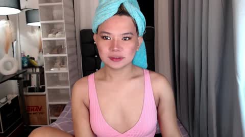 Snapshot of sweetnwildts chatting on 01/18/25, 01:40 Ghena online show from 01/18/25, 01:40