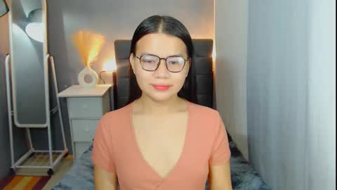 Snapshot of sweetnwildts chatting on 11/22/25, 04:33 Ghena online show from 11/22/25, 04:33