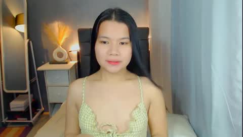 Snapshot of sweetnwildts chatting on 04/20/26, 11:02 Ghena online show from 04/20/26, 11:02