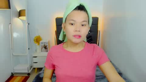 Snapshot of sweetnwildts chatting on 06/29/26, 11:43 Ghena online show from 06/29/26, 11:43