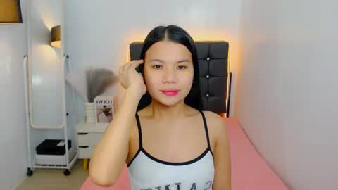 Snapshot of sweetnwildts chatting on 07/13/26, 04:43 Ghena online show from 07/13/26, 04:43