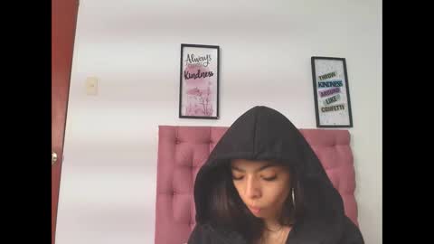 sweetscaarlett online show from 05/18/26, 02:01