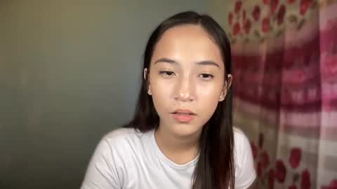 Snapshot of sweetsexy_miax chatting on 11/30/25, 04:44 Mia online show from 11/30/25, 04:44