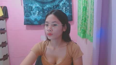 Mia online show from 06/22/26, 05:59