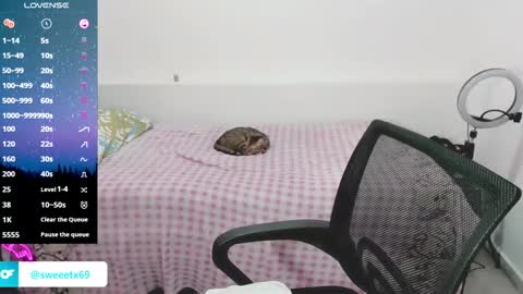 lili online show from 01/05/25, 04:48