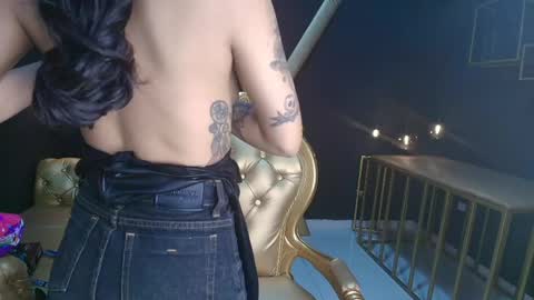 Snapshot of sweett_pleasure chatting on 05/20/26, 04:02 Sweett pleasure online show from 05/20/26, 04:02