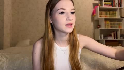 Lisa online show from 09/13/25, 06:29