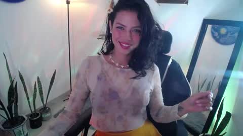 Snapshot of sweettianna chatting on 09/23/25, 02:20 shamanta Independent modelHelp me reach 100 thumbs up online show from 09/23/25, 02:20
