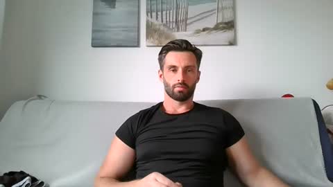 Tom online show from 07/08/26, 12:42