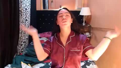 Ms trixiee online show from 10/19/25, 10:32