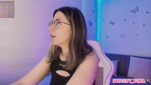 Veronica Independent Model online show from 12/15/25, 12:31