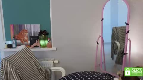 Elis  a little vacation Ill be here Saturday my schedules in bio online show from 04/10/26, 07:57