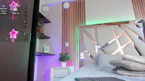 Snapshot of sweetviolet___ chatting on 02/26/25, 02:14 sweetviolet___ online show from 02/26/25, 02:14