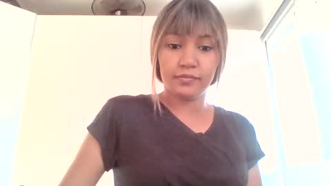 Snapshot of sweetwhisper4u chatting on 07/08/26, 05:23 katie online show from 07/08/26, 05:23