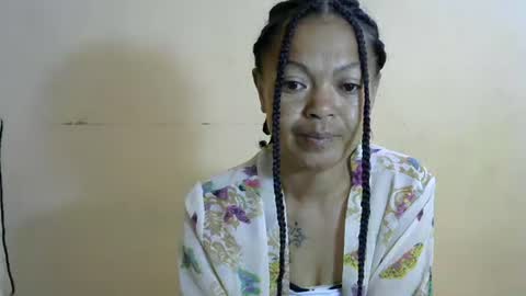 Sarah online show from 11/23/25, 06:13