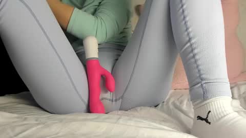 Mia online show from 02/03/25, 11:09