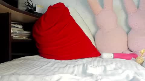 Mia online show from 02/04/25, 08:59