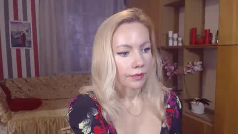 Sweety friend online show from 11/18/25, 01:26