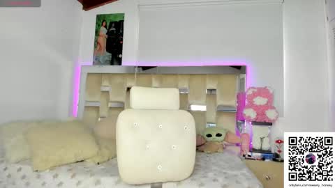  independent model  online show from 03/06/25, 06:48