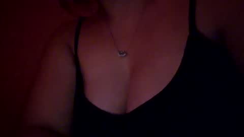 mia and max online show from 06/15/26, 04:25