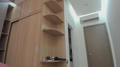 Snapshot of sweety_vikky chatting on 12/15/25, 12:15 Vikky online show from 12/15/25, 12:15