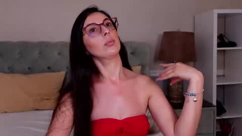 Bea Moan from LovenseWet from Tip MenuOpen for Private online show from 07/17/26, 07:52