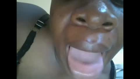 sweetyass25 online show from 10/19/25, 05:41